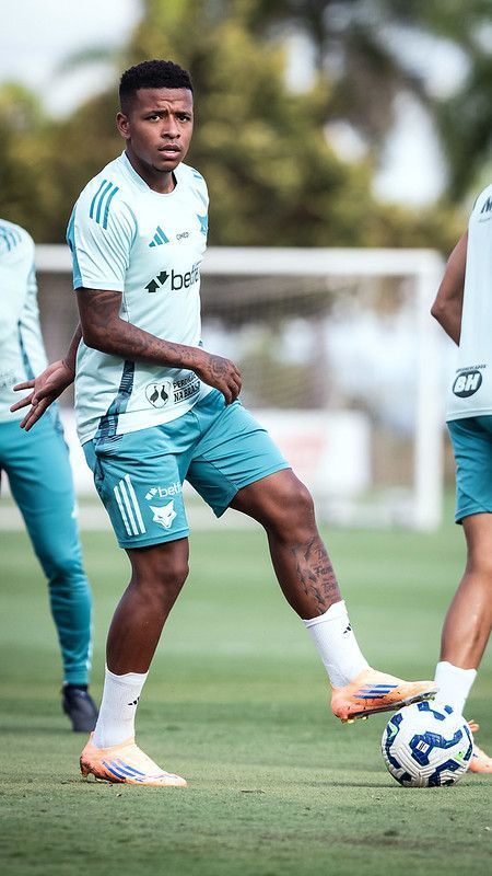 Atacante não vai a campo em penúltimo treino do Cruzeiro antes de duelo com Fluminense