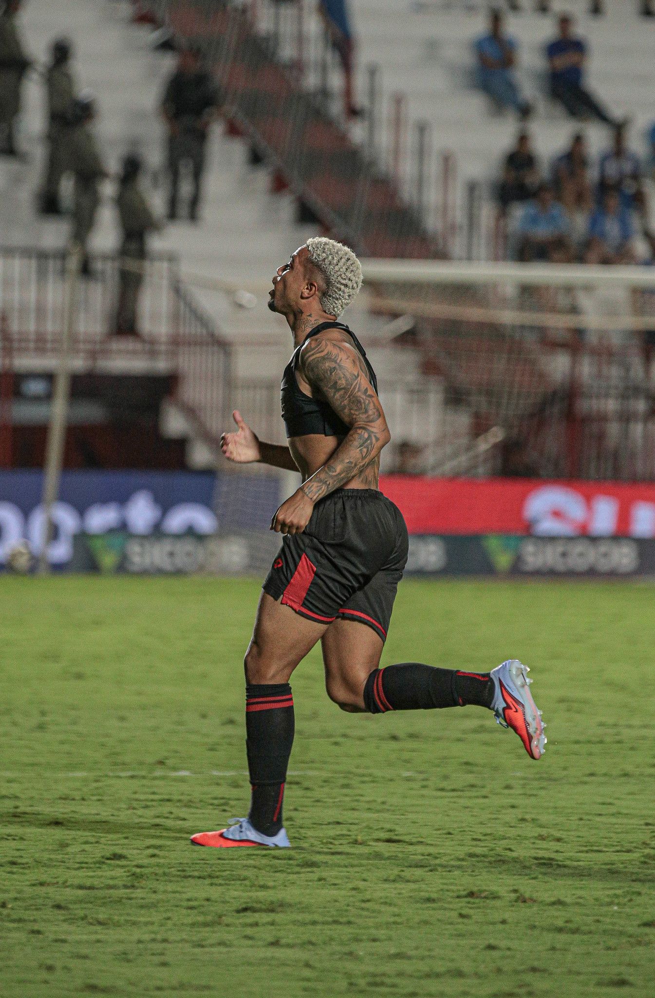 Jogador do Atlético marca, Paysandu perde para Atlético-GO e é rebaixado para Série C
