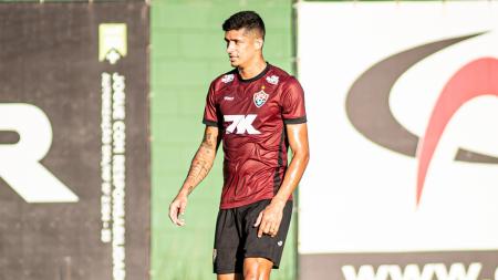 Zagueiro Camutanga durante treino do Vitória