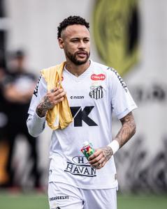 Neymar atuou por 23 minutos no empate entre Santos e Fortaleza