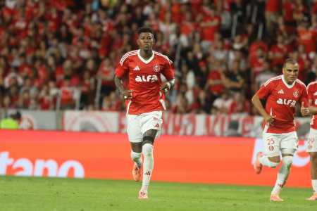 Zagueiros do Inter conseguiram 'ajustar' setor dentro do Beira-Rio