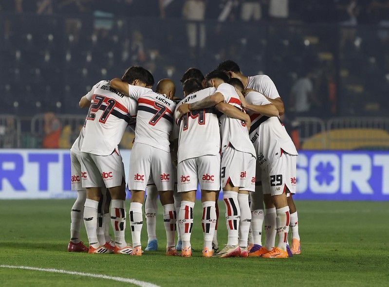 Contra melhor ataque do Brasileirão, São Paulo busca sequência inédita