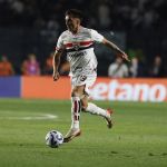 Titular do São Paulo passa por cirurgia e vira dúvida para sequência da temporada