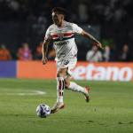 Titular do São Paulo passa por cirurgia e vira dúvida para sequência da temporada