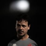 Volante do Vasco será reavaliado para duelo contra o Botafogo