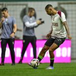 Atacante do América sente dores na coxa e será desfalque contra Chapecoense