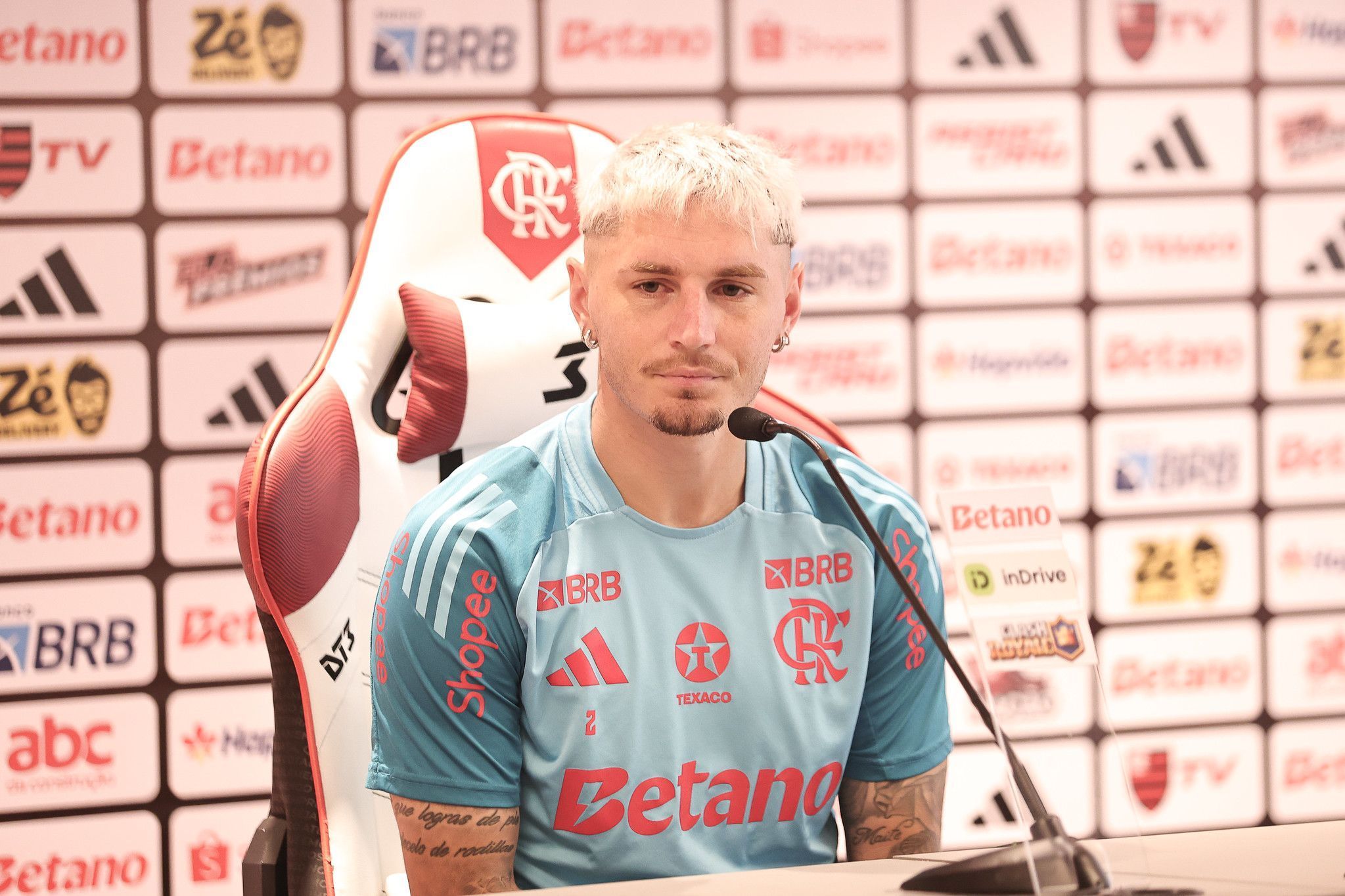 Titular do Flamengo projeta final da Libertadores e admite: 'Escolheria a LDU'
