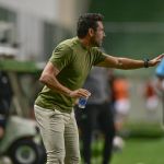 Valentim lamenta desfalque no América e projeta preparação para jogo contra Chape