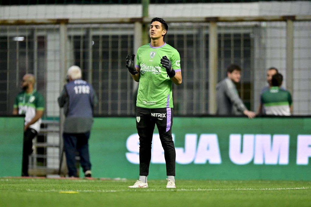 América renova contrato de goleiro revelado na base; saiba detalhes