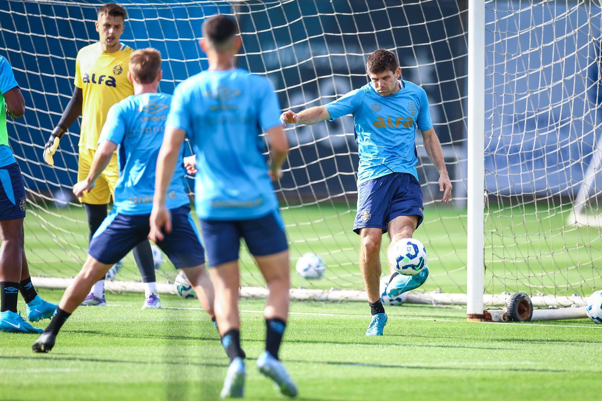 As opções de Mano Menezes no Grêmio para o duelo com Cruzeiro pelo Brasileiro