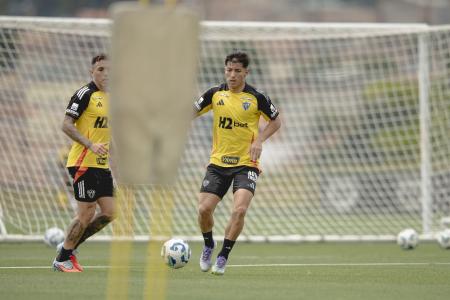 Jogadores treinam na Cidade do Galo na véspera do confronto contra o Bahia
