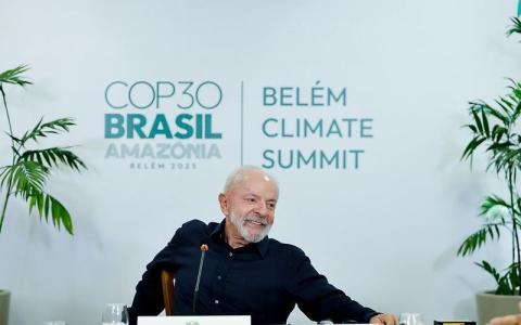 Presidente Lula durante as agendas bilaterais na véspera da COP 30