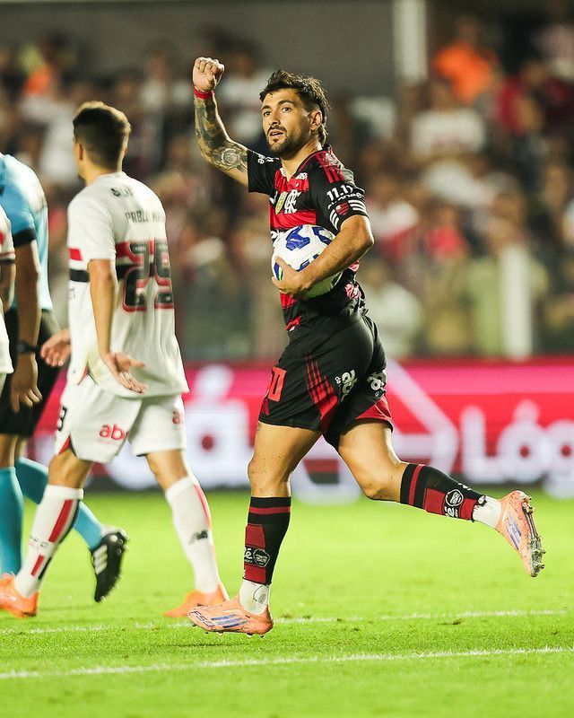 Arrascaeta se isola como maior artilheiro estrangeiro da história do Flamengo; veja lista