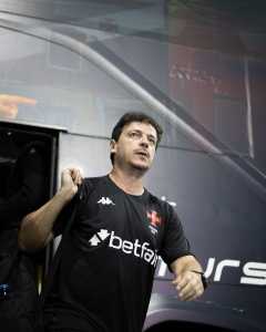 Fernando Diniz sabe das dificuldades do Vasco para chegar ao G7 do Brasileiro