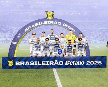 Time do Cruzeiro antes do jogo contra o Grêmio nesta quarta-feira (5)