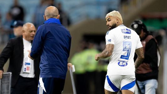 Jardim (esq) e Gabigol (dir) em vitória do Cruzeiro