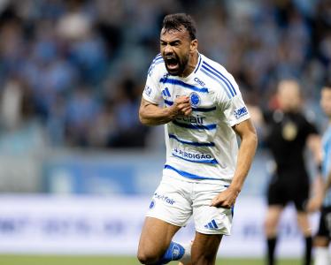 Fabrício Bruno comemora gol pelo Cruzeiro