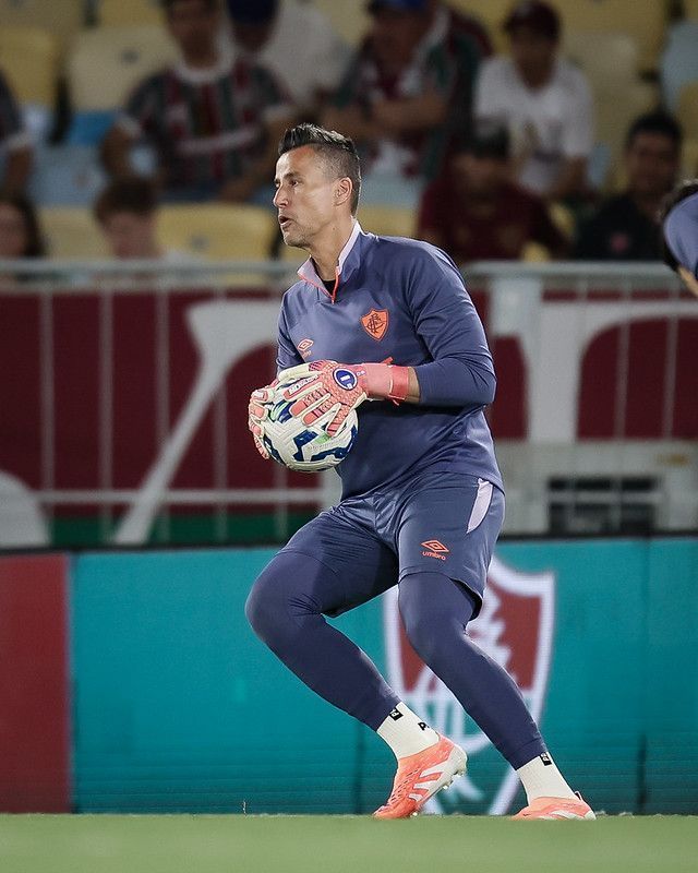 Fábio, do Fluminense, abre o coração sobre indicação para ‘seleção do ano’ da Fifa