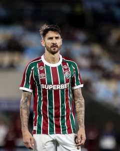 Everaldo foi vaiado pela torcida na vitória sobre o Mirassol