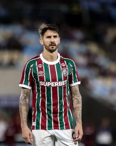 Everaldo foi vaiado pela torcida na vitória sobre o Mirassol