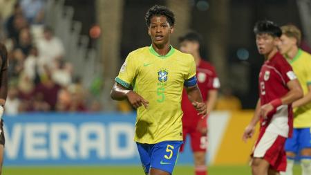 Zé Lucas em campo pela Seleção Brasileira Sub-17