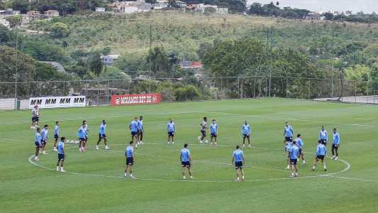 Jogadores do Bahia durante treino no CT Lanna Drumond, em Belo Horizonte