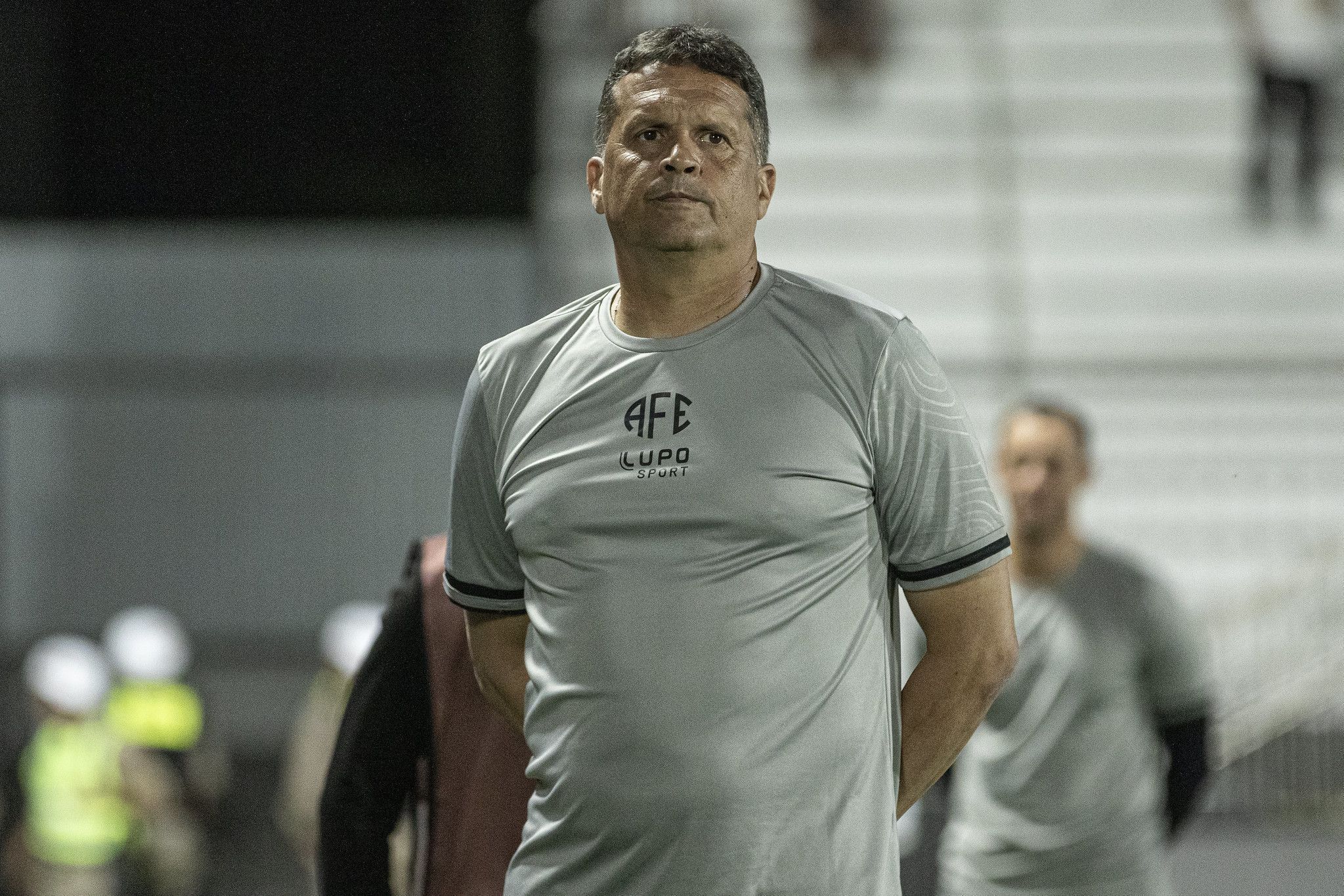 Clube da Série B demite treinador em meio à luta contra rebaixamento