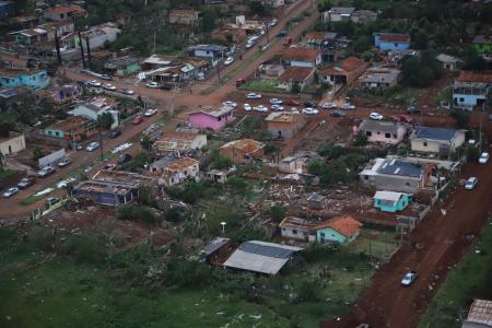 Tornado no Paraná deixou pelo menos seis mortos