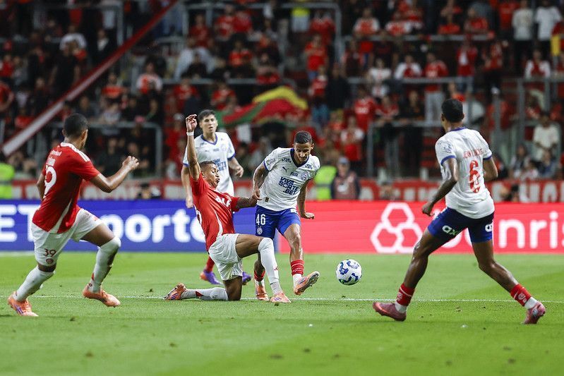 Bahia arranca empate heroico e mantém Inter na briga contra o Z4 do Brasileiro