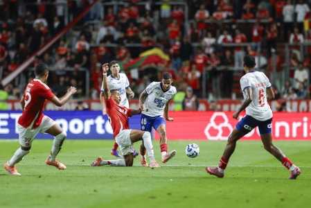 Bahia e Internacional se enfrentaram na noite deste sábado (8)