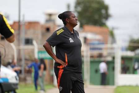Fabi Guedes, treinadora do Atlético
