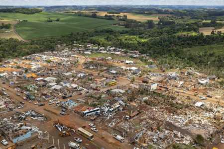 Após tornado, Paraná instalará centro de acolhimento psicológico em Rio Bonito do Iguaçu