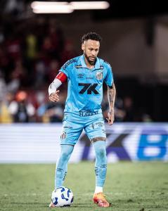 Neymar, contra o Flamengo, pelo Campeonato Brasileiro