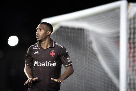 Clube da Premier League avançou na contratação de Rayan