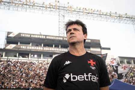 Fernando Diniz ainda tem dúvida para escalar o Vasco contra o Grêmio