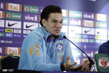 Ederson em entrevista coletiva da Seleção Brasileira