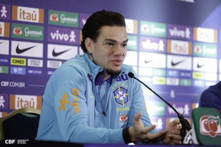 Ederson em entrevista coletiva da Seleção Brasileira