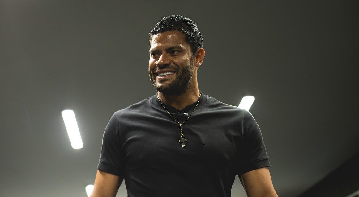 Ídolo do Flamengo rasga elogios a Hulk, que tem futuro incerto no Atlético