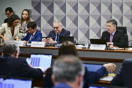 O presidente da CPMI do INSS, Carlos Viana (Podemos-MG)