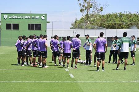 Treino do América no CT Lanna Drumond