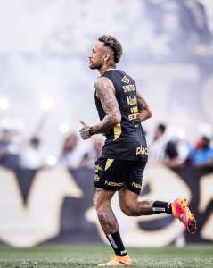 Neymar deve ser titular do Santos contra o Palmeiras