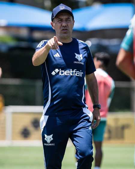 Leonardo Jardim em treino na Toca da Raposa II