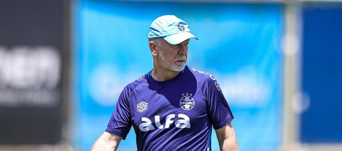 Mano Menezes treina o Grêmio para a reta final do Brasileirão