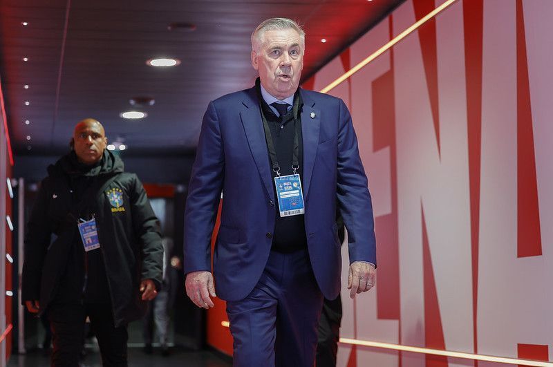 Campeão mundial elege 'onze ideal' com ídolos de Atlético e Cruzeiro e técnico da Seleção