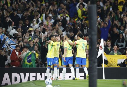 Time do Brasil celebra gol