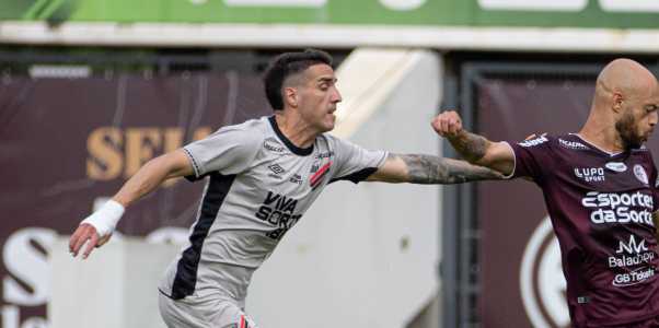 Benavídez levou cartão amarelo no começo de jogo entre Athletico e Ferroviária