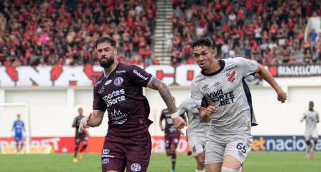 Ferroviária e Athletico duelaram na Arena Fonte Luminosa, em Araraquara, interior de São Paulo