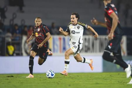 Igor Gomes foi expulso durante a partida entre Bragantino e Atlético