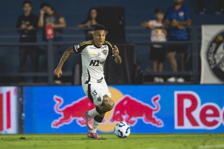 Atlético se despede de Arana
