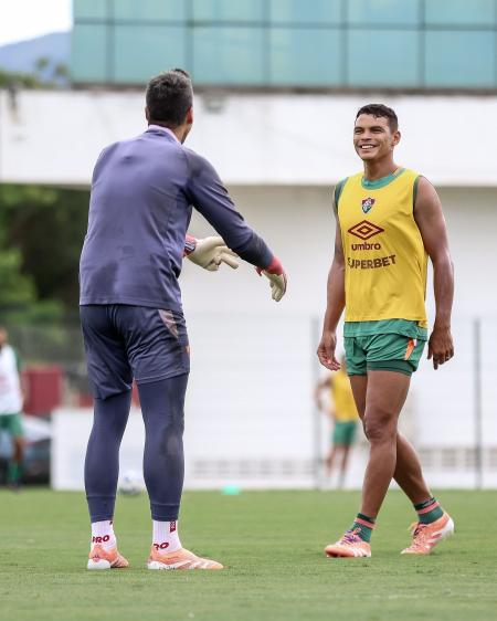 Thiago Silva, ídolo do Fluminense, em atividade no Rio de Janeiro com o goleiro Fábio